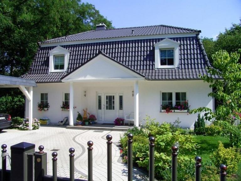 Villa mit Mansarddach - Eingangsbereich