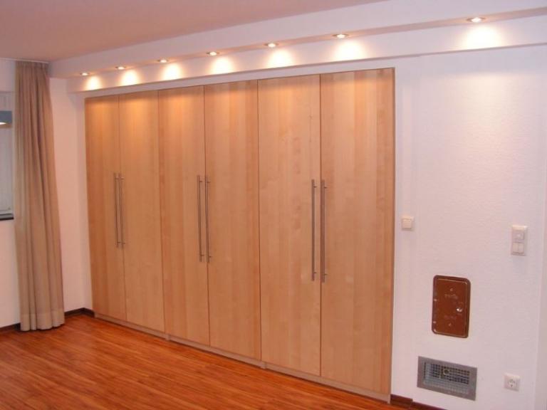 Einbauschrank mit Beleuchtung