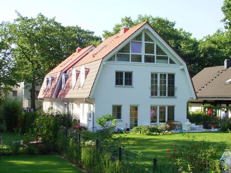 Doppelhaus mit Mansarddach
