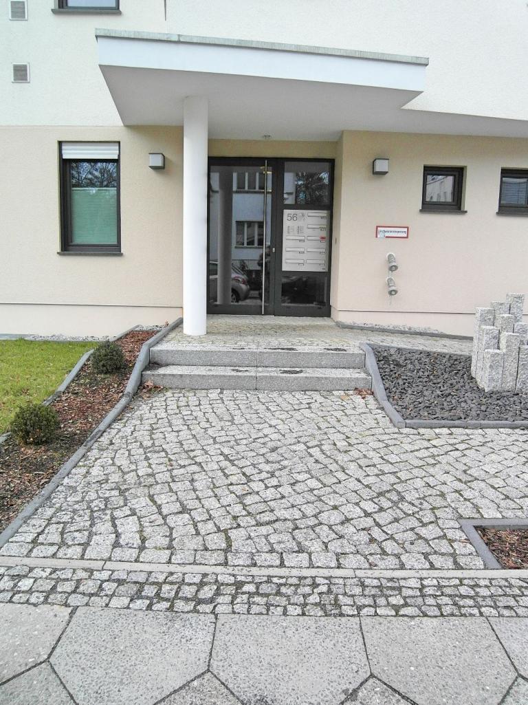 Eingangsbereich mit Briefkastenanlage Marschner Strasse