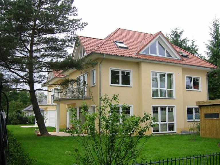 Mehrfamilienhaus mit Dachterrasse
